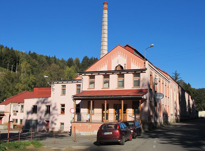 A 19th Century bead factory in Jablonec, Czechoslovakia. Huhulenik/ Wikimedia.org